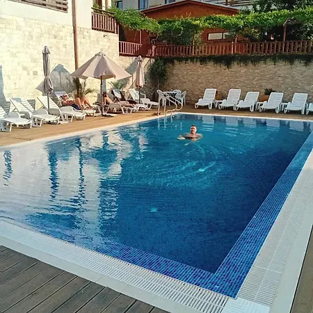 2 Luxurious One Bedroom 5 Minute Walk From The Gondola Station * בנסקו