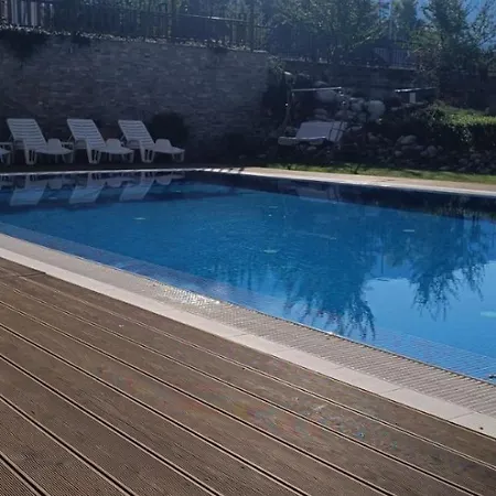 דירה 2 Luxurious One Bedroom 5 Minute Walk From The Gondola Station בנסקו