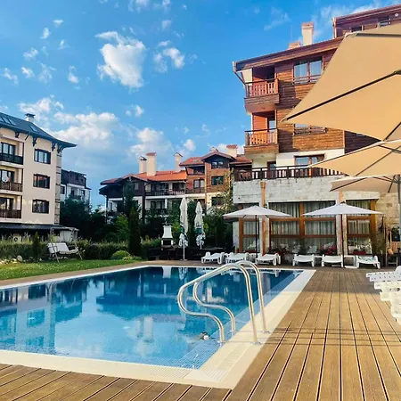 2 Luxurious One Bedroom 5 Minute Walk From The Gondola Station בנסקו