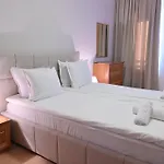 2 Luxurious One Bedroom 5 Minute Walk From The Gondola Station Διαμέρισμα *