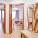 2 Luxurious One Bedroom 5 Minute Walk From The Gondola Station Διαμέρισμα *
